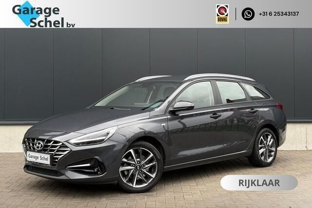 Grijs Gebruikt 2024 Hyundai i30 Premium Stationwagen | € 24.950 (Goede deal) - Afbeelding 1/4