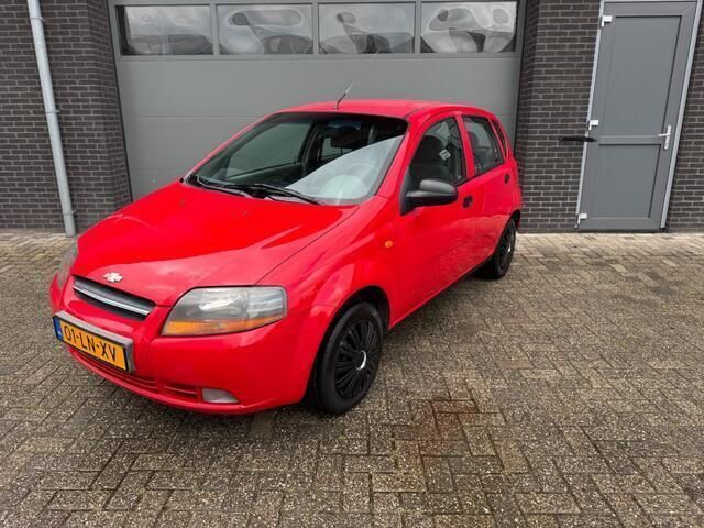 Rood Gebruikt 2003 Chevrolet Kalos Hatchback | € 750 (Goede deal) - Afbeelding 1/4