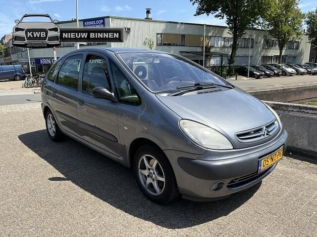 Grijs Gebruikt 2004 Citroën Xsara Picasso MPV | € 950 (Goede deal) - Afbeelding 1/4