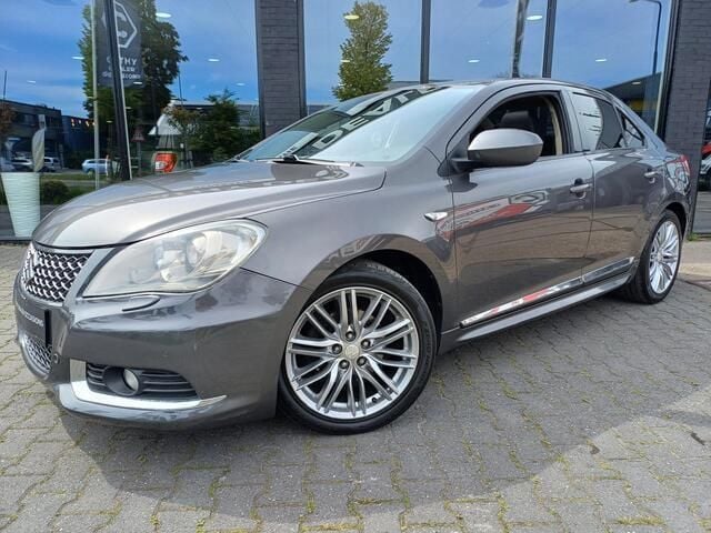 Grijs Gebruikt 2012 Suzuki Kizashi Sport Sedan | € 10.950 - Afbeelding 1/4