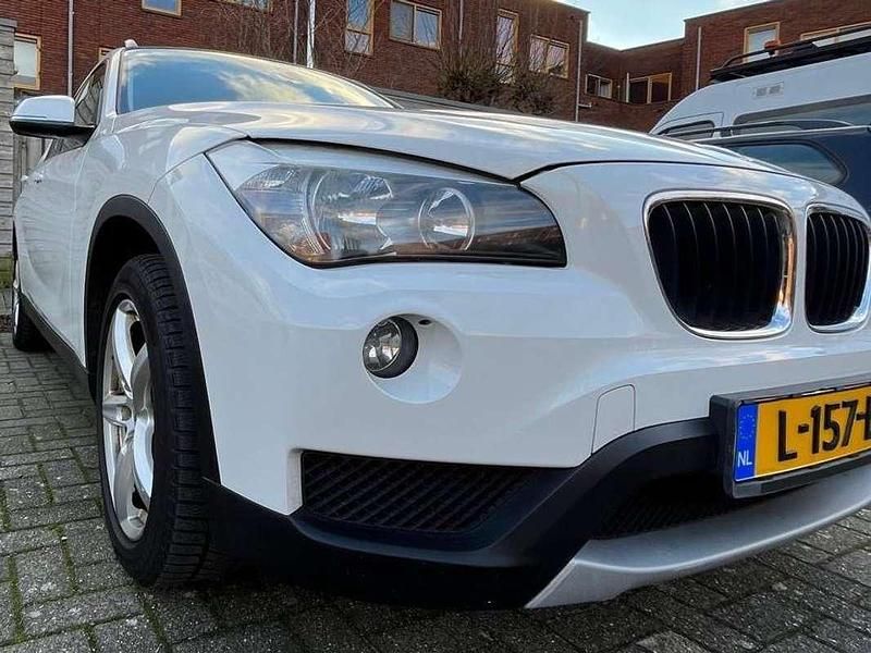 Wit Gebruikt 2014 BMW X1 SUV | € 11.250 (Eerlijke prijs) - Afbeelding 1/4