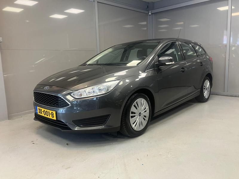 Occasion Ford Focus Trend 125 PK (91 kW) 2017 Grijs, metallic lak Stationwagen