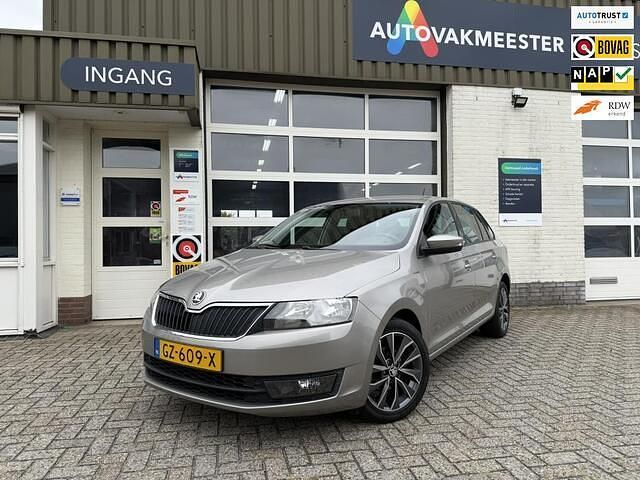 Beige Gebruikt 2015 Skoda Rapid Hatchback | € 9.995 (Iets duurder) - Afbeelding 1/4