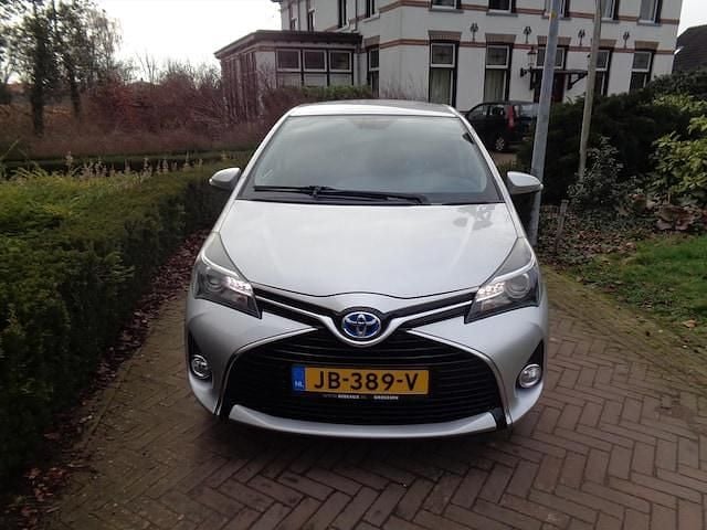 Occasion Toyota Yaris Hybrid 2014 Zilver (metallic) Hatchback