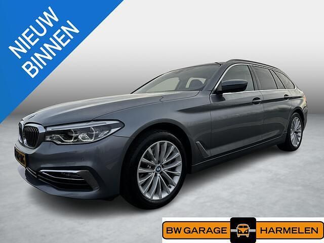 Grijs Occasion 2019 BMW 520 Executive Stationwagen | € 25.450 (Eerlijke prijs) - Afbeelding 1/4