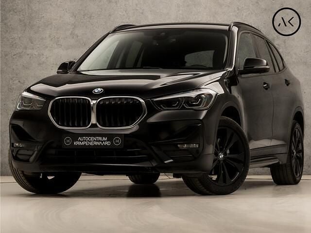 Zwart Gebruikt 2021 BMW X1 Sport Line SUV | € 24.945 (Super prijs) - Afbeelding 1/4