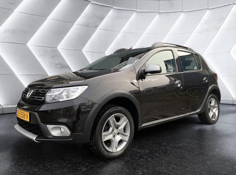 Zwart Occasion 2019 Dacia Sandero Hatchback | € 8.940 (Eerlijke prijs) - Afbeelding 1/4