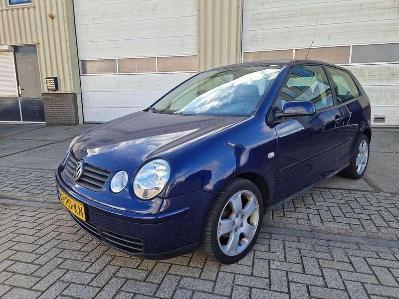 Blauw Gebruikt 2004 VW Polo Hatchback | € 950 (Goede deal) - Afbeelding 1/4
