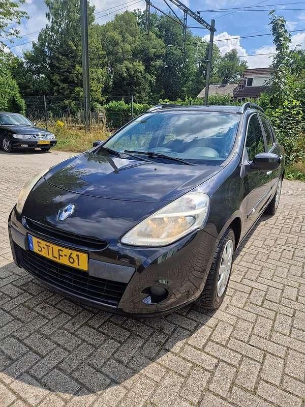 Zwart, metallic lak Gebruikt 2010 Renault Clio GrandTour Authentique Stationwagen | € 1.799 (Goede deal) - Afbeelding 1/4
