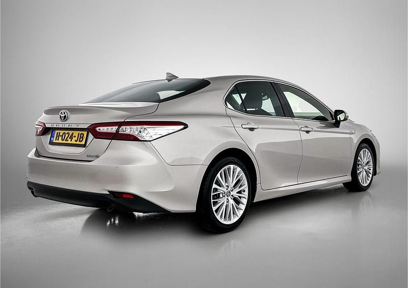 Occasion Toyota Camry Executive 218 PK (160 kW) 2020 Bruin metallic Sedan