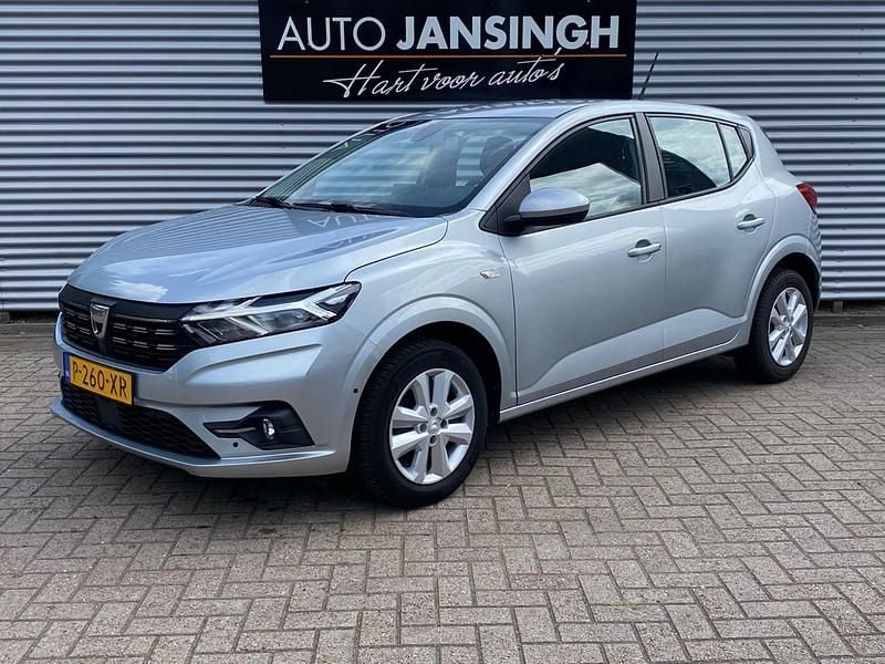 Grijs Gebruikt 2022 Dacia Sandero Comfort Hatchback | € 15.350 (Iets duurder) - Afbeelding 1/4