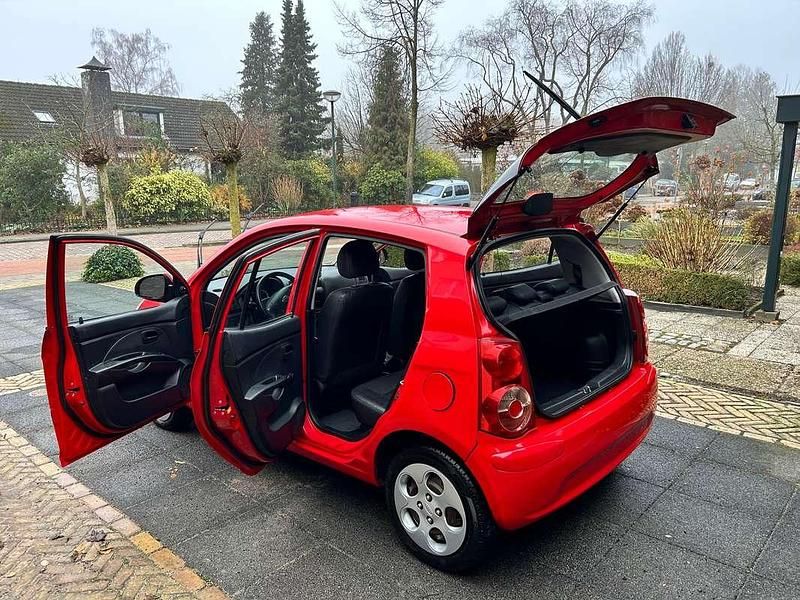 Occasion Kia Picanto 65 PK (47 kW) 2009 Rood Hatchback
