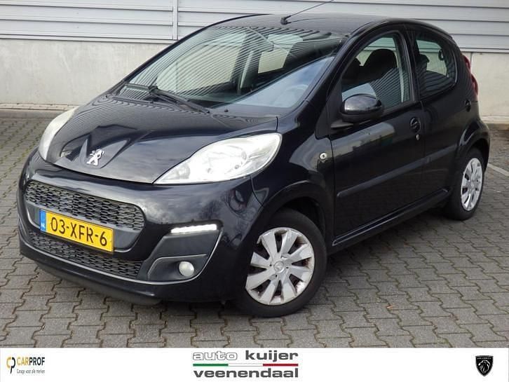 Zwart Gebruikt 2012 Peugeot 107 Active Hatchback | € 3.450 (Goede deal) - Afbeelding 1/4