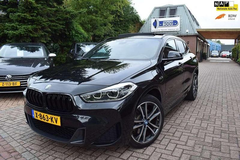 Zwart Gebruikt 2022 BMW X2 Executive SUV | € 33.945 (Eerlijke prijs) - Afbeelding 1/4