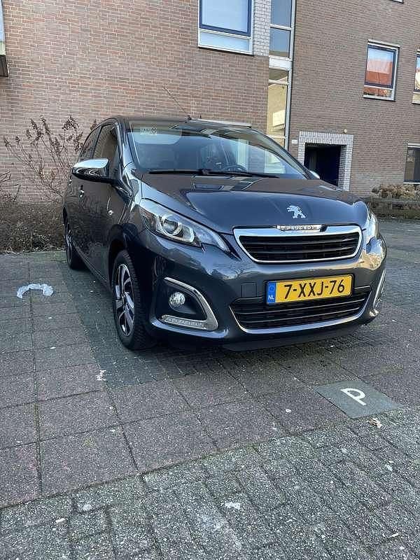 Grijs Gebruikt 2014 Peugeot 108 Hatchback | € 8.900 - Afbeelding 1/4