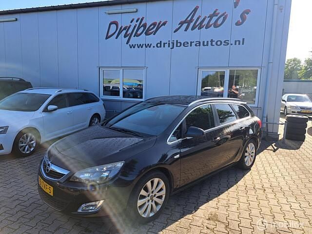 Zwart Gebruikt 2012 Opel Astra Edition Stationwagen | € 2.500 (Eerlijke prijs) - Afbeelding 1/4