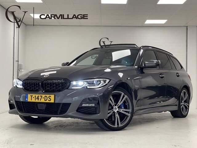 Grijs Gebruikt 2022 BMW 330 M Sport Stationwagen | € 38.945 (Eerlijke prijs) - Afbeelding 1/4
