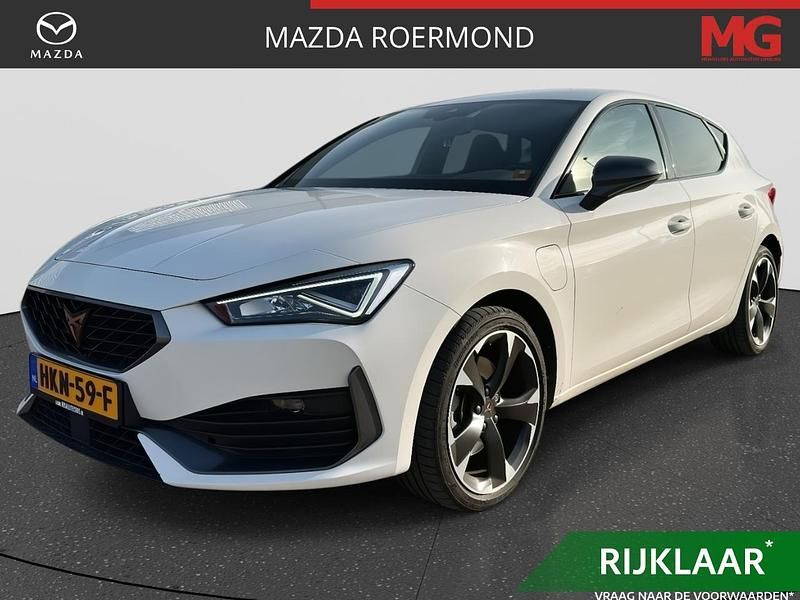 Wit Occasion 2022 Cupra Leon VZ Hatchback | € 25.940 (Eerlijke prijs) - Afbeelding 1/1