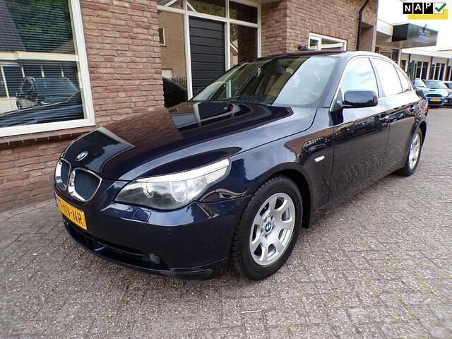 Blauw Gebruikt 2004 BMW 525 Executive Sedan | € 5.499 (Eerlijke prijs) - Afbeelding 1/4