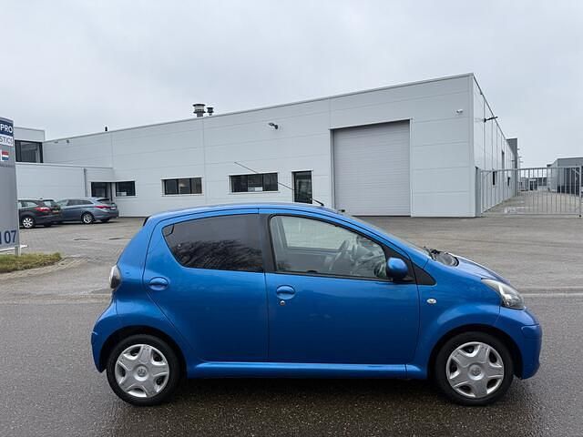 Occasion Toyota Aygo Cool 68 PK (50 kW) 2011 Blauw Hatchback