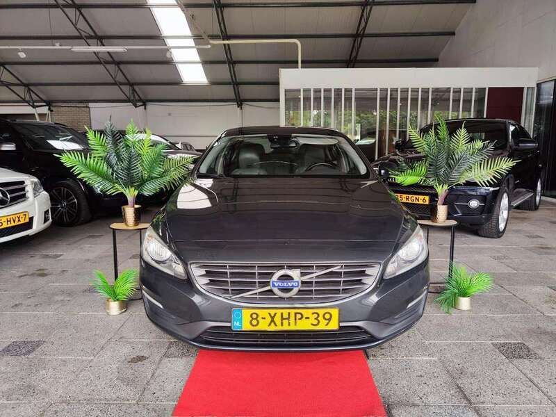 Grijs Gebruikt 2014 Volvo S60 Kinetic Sedan | € 5.750 - Afbeelding 1/3