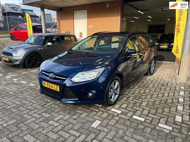 Blauw Gebruikt 2013 Ford Focus Trend Stationwagen | € 4.500 (Eerlijke prijs) - Afbeelding 1/4