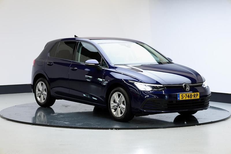 Blauw Gebruikt 2023 VW Golf VIII Business Hatchback | € 24.445 (Eerlijke prijs) - Afbeelding 1/4