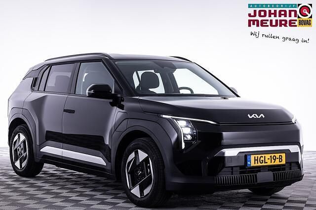 Zwart Gebruikt 2025 Kia EV3 3 SUV | € 33.900 - Afbeelding 1/4