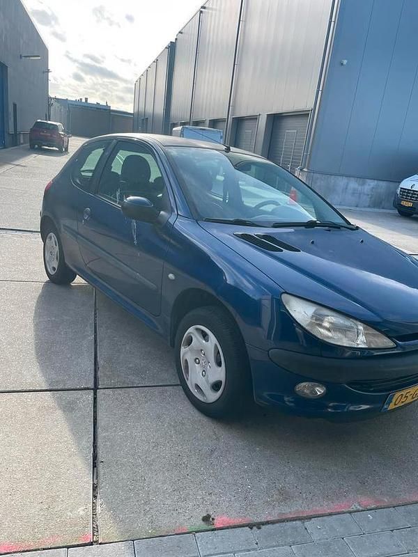Gebruikt 2001 Peugeot 206 | € 950 (Goede deal) - Afbeelding 1/4