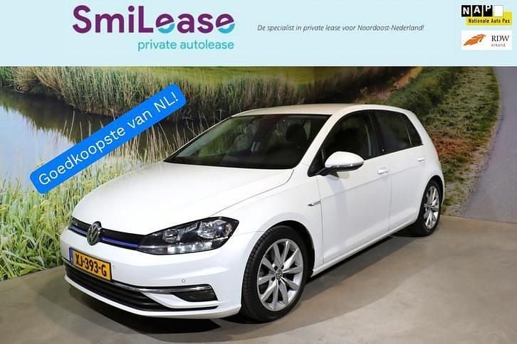 Wit Occasion 2019 VW Golf VII Highline Hatchback | € 13.700 (Super prijs) - Afbeelding 1/4