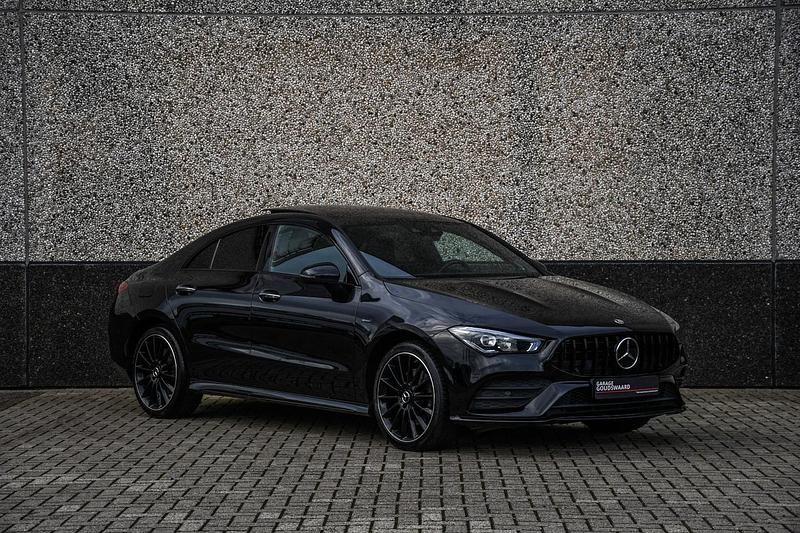 Zwart Gebruikt 2020 Mercedes CLA250e Premium Plus Sedan | € 29.950 (Goede deal) - Afbeelding 1/4