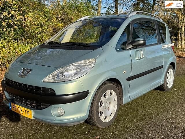 Grijs (metallic) Gebruikt 2006 Peugeot 1007 Hatchback | € 2.650 (Eerlijke prijs) - Afbeelding 1/4