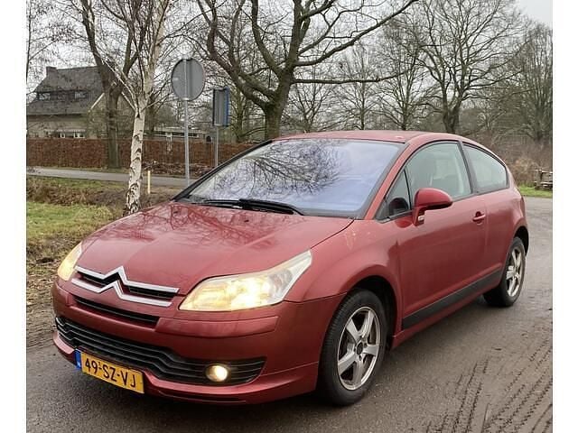 Rood (metallic) Occasion 2006 Citroën C4 VTR Sport Coupé | € 1.450 (Super prijs) - Afbeelding 1/4