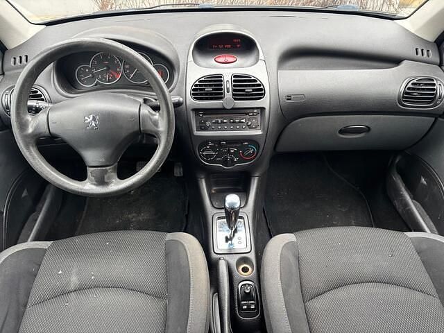 Occasion Peugeot 206 Griffe 109 PK (80 kW) 2006 Grijs Hatchback