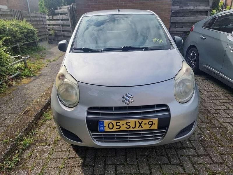 Zilver Gebruikt 2011 Suzuki Alto Comfort Hatchback | € 1.950 (Goede deal) - Afbeelding 1/4