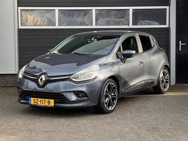 Grijs Gebruikt 2017 Renault Clio IV Intens Hatchback | € 9.450 (Goede deal) - Afbeelding 1/4