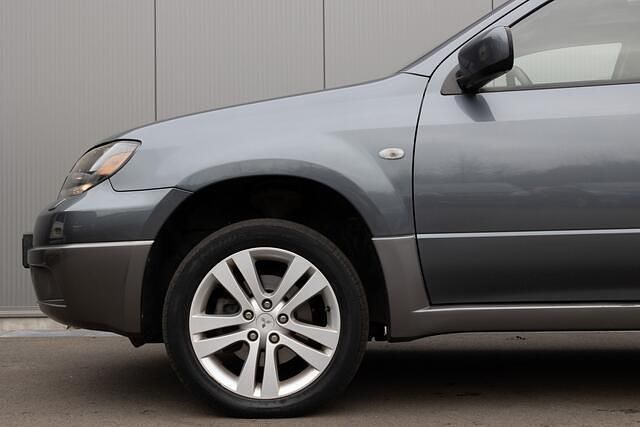 Occasion Mitsubishi Outlander Warrior 161 PK (118 kW) 2004 Grijs SUV