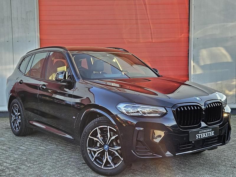 Zwart Occasion 2022 BMW X3 SUV | € 47.950 (Iets duurder) - Afbeelding 1/4