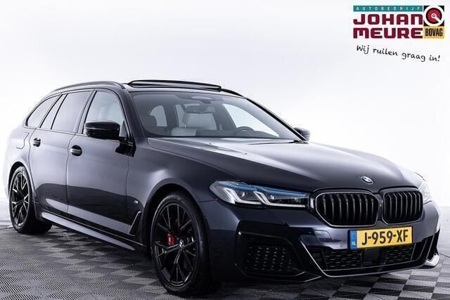 Zwart Gebruikt 2020 BMW 530 Executive Stationwagen | € 44.900 (Eerlijke prijs) - Afbeelding 1/4