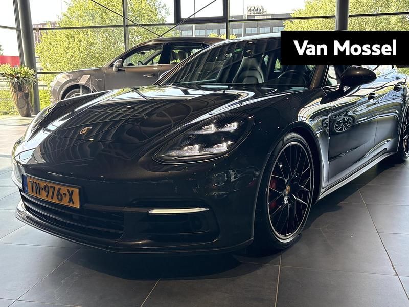 Grijs Gebruikt 2017 Porsche Panamera Sport Turismo Sedan | € 59.900 (Eerlijke prijs) - Afbeelding 1/4