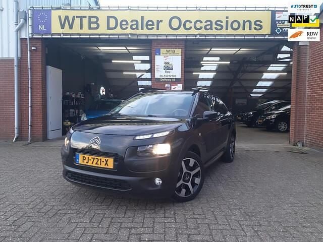 Zwart Occasion 2017 Citroën C4 PureTech SUV | € 6.950 (Goede deal) - Afbeelding 1/4