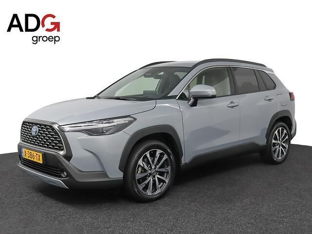 Grijs Gebruikt 2024 Toyota Corolla Cross Style SUV | € 37.450 (Eerlijke prijs) - Afbeelding 1/4