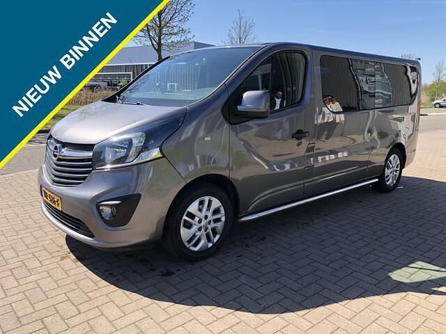 Grijs Occasion 2015 Opel Vivaro Eco MPV | € 12.999 - Afbeelding 1/4