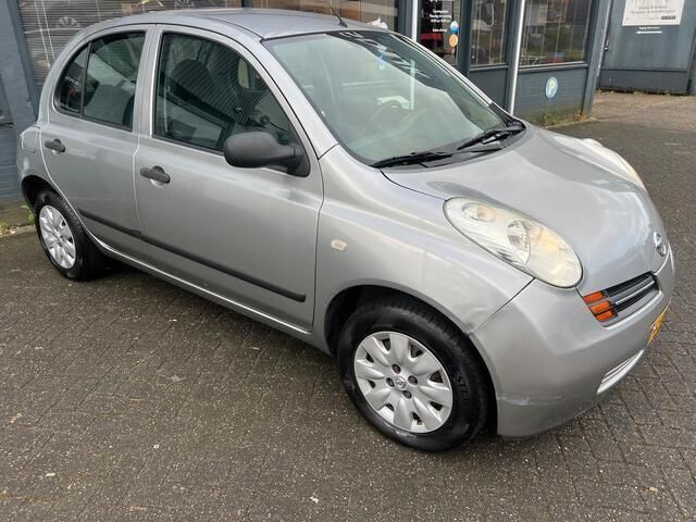 Grijs Gebruikt 2004 Nissan Micra Visia Hatchback | € 1.995 (Eerlijke prijs) - Afbeelding 1/3