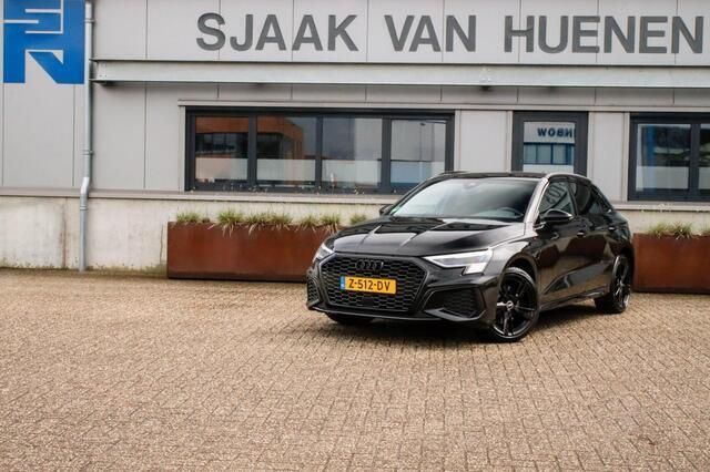Occasion Audi A3 Sportback Competition 204 PK (150 kW) 2020 Zwart Hatchback
