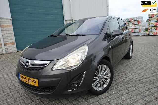 Grijs Gebruikt 2011 Opel Corsa Cosmo Hatchback | € 5.995 (Iets duurder) - Afbeelding 1/4