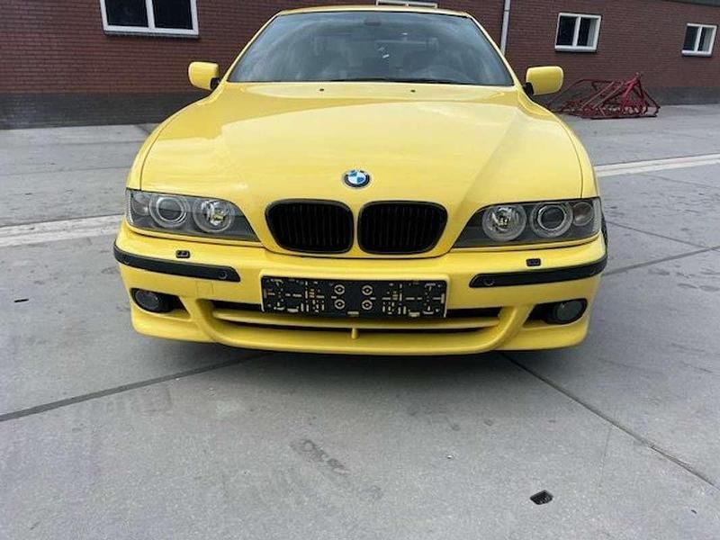 Geel Gebruikt 2001 BMW 520 Sedan | € 16.900 - Afbeelding 1/4