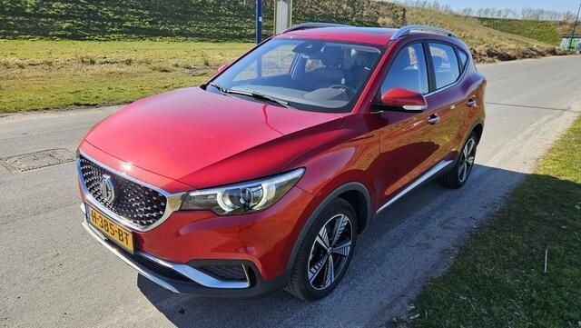 Rood Gebruikt 2019 MG ZS Luxury Sedan | € 13.000 (Eerlijke prijs) - Afbeelding 1/4