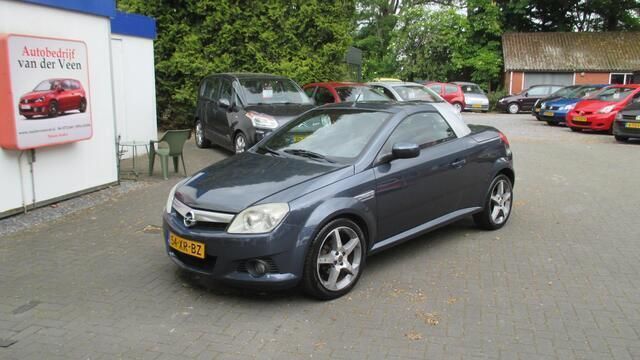 Grijs Gebruikt 2007 Opel Tigra Cabriolet | € 2.895 (Eerlijke prijs) - Afbeelding 1/4