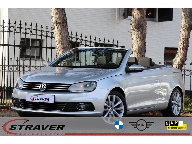 Grijs (metallic) Gebruikt 2012 VW Eos Highline Cabriolet | € 6.750 (Eerlijke prijs) - Afbeelding 1/4